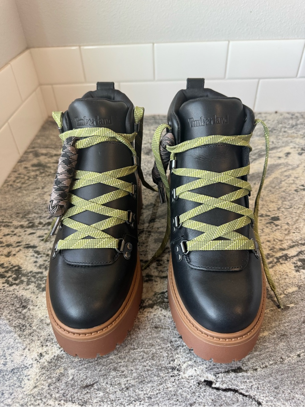Timberland Stone Street Mid Lace-Up Platform Hiker. Size 8.5. New in box! - Picture 3 of 4